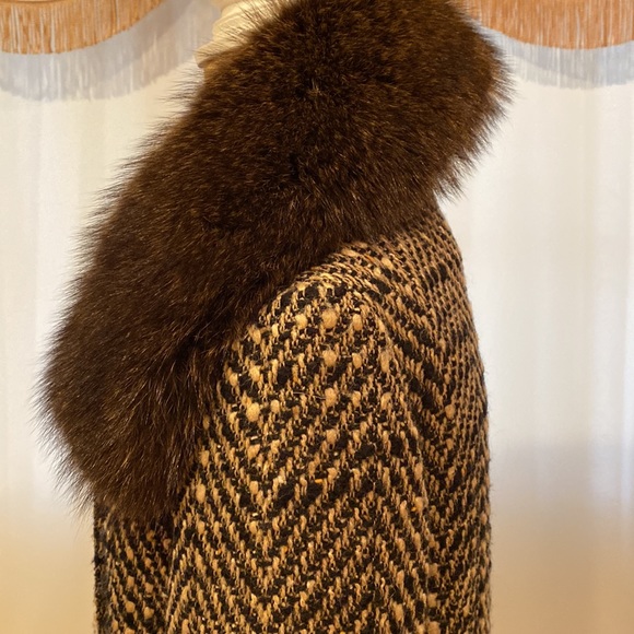 DANA Buchman fabulous coat with detachable beaver collar, size 6 - Picture 5 of 16